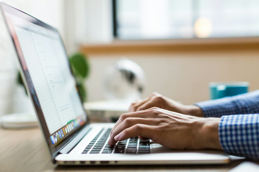How Modern AI Can Make Code Directly from Plain English Prompts